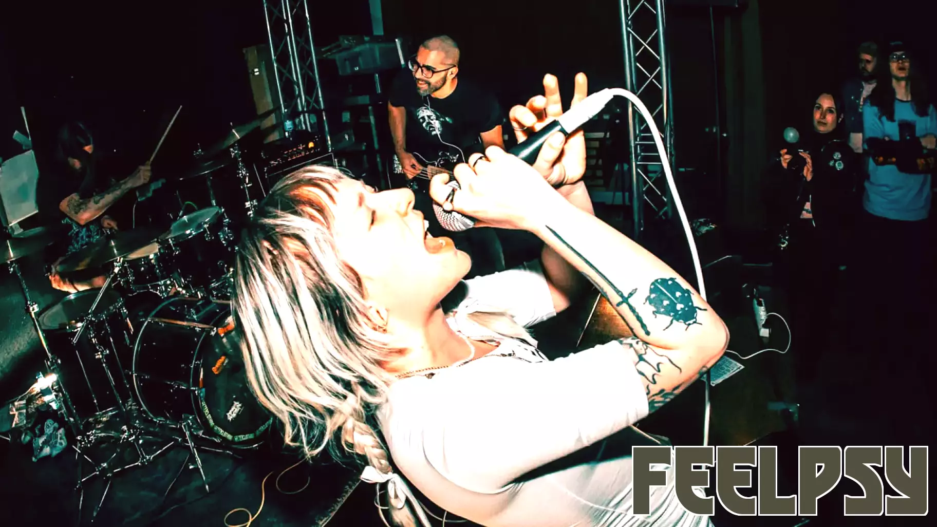 Friendship budgets, Jungian psychology and years of Dortmund DIY shows - behind the scenes of