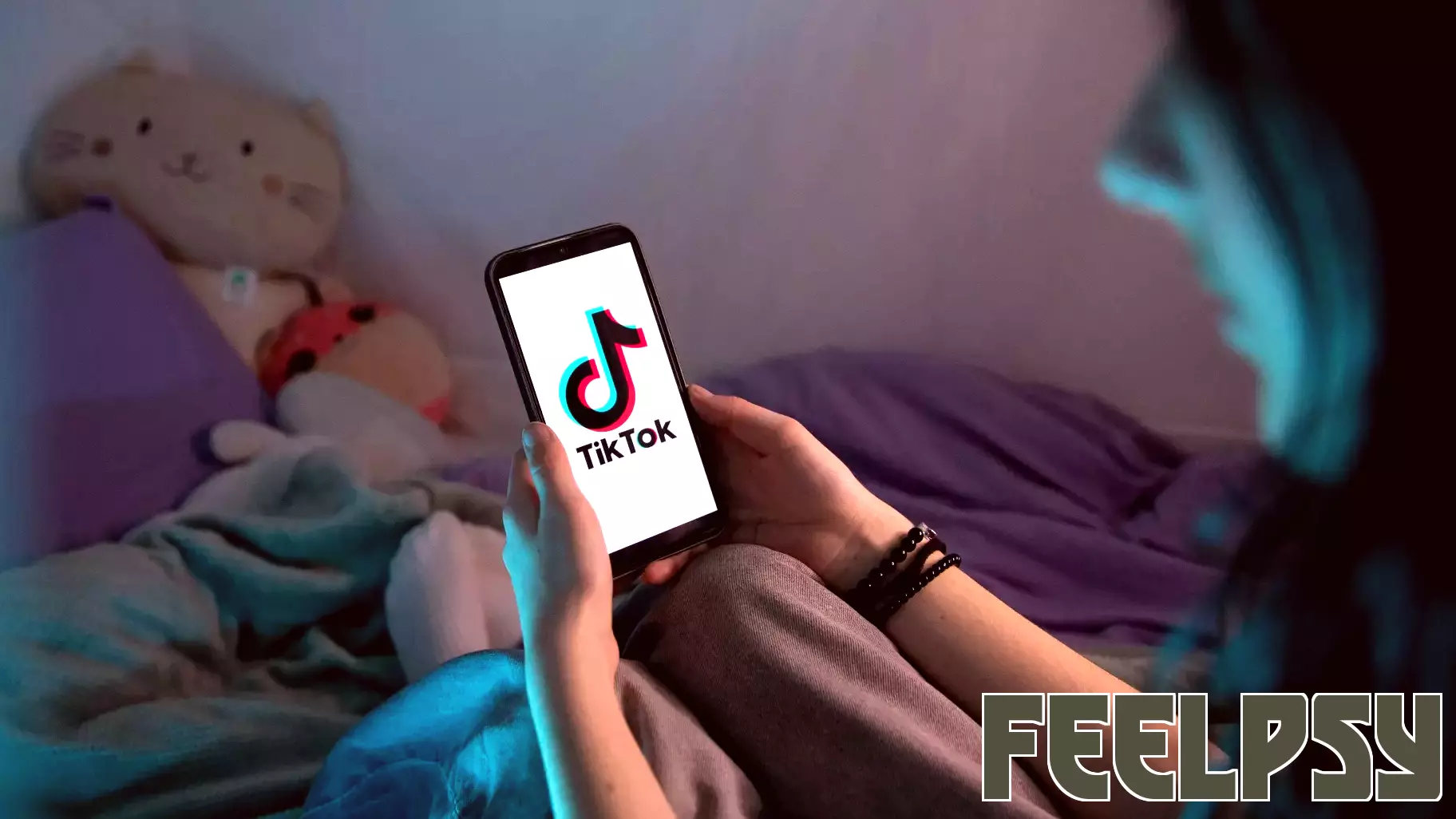 Short-Form Social Media Content Linked to Cognitive Decline, Study Reveals