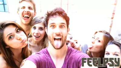 Do Narcissists Really Pay Attention to Others' Selfies?